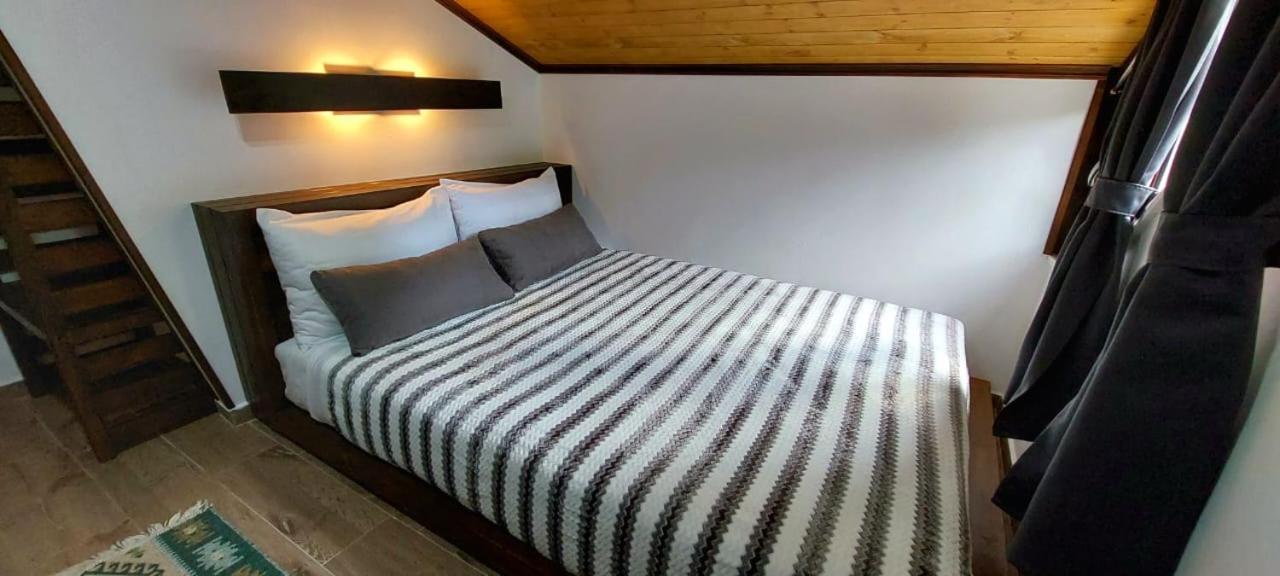 Kale Guesthouse Gjirokastër Buitenkant foto